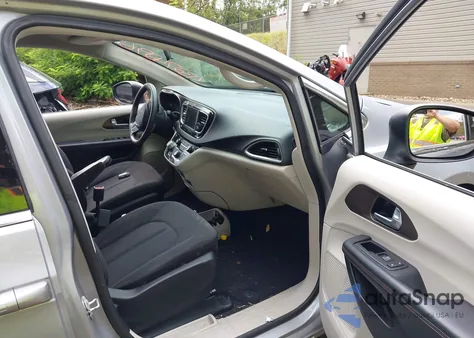 2018 Chrysler Pacifica Lx z USA, uszkodzony, nr VIN 2C4RC1CG4JR130464